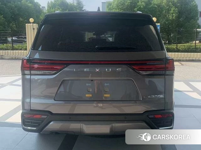 Lexus LX 2025 Темно-серый из Китая, фото 4