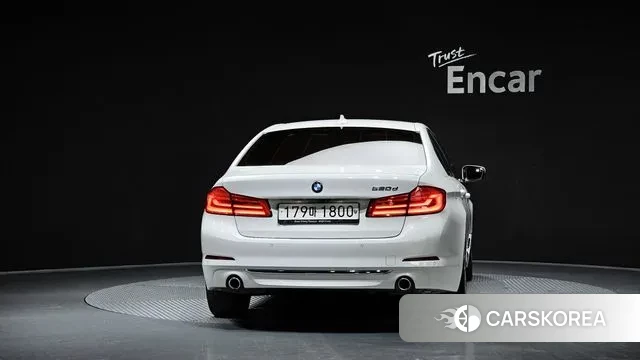 BMW 5 Series (G30) id 3396442 из Кореи 14