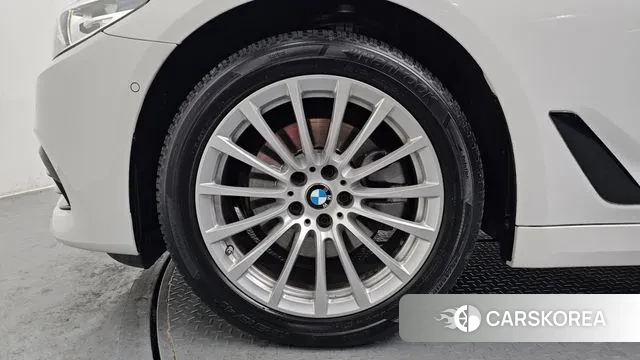 BMW 5 Series (G30) id 3692115 из Кореи 13