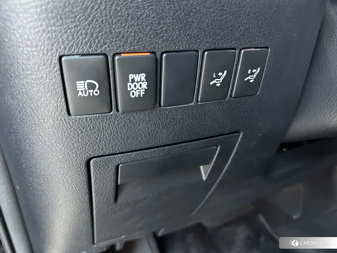 Lexus LM id 4570451 из Китая 18