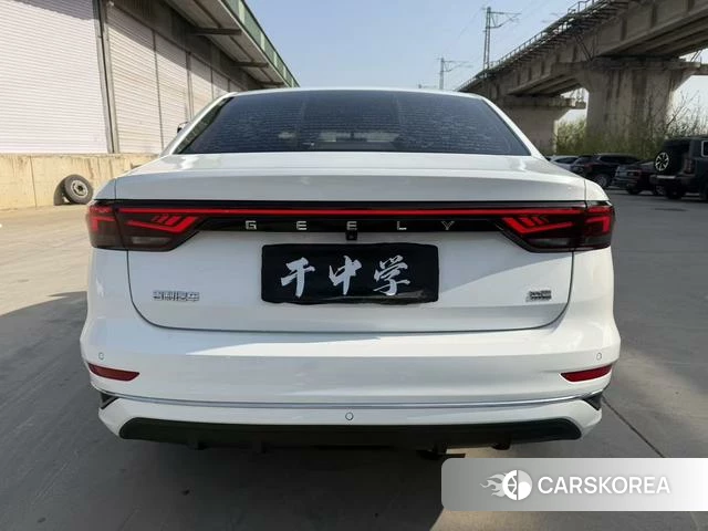 Geely Automobile Emgrand 2023 Белый из Китая, фото 4