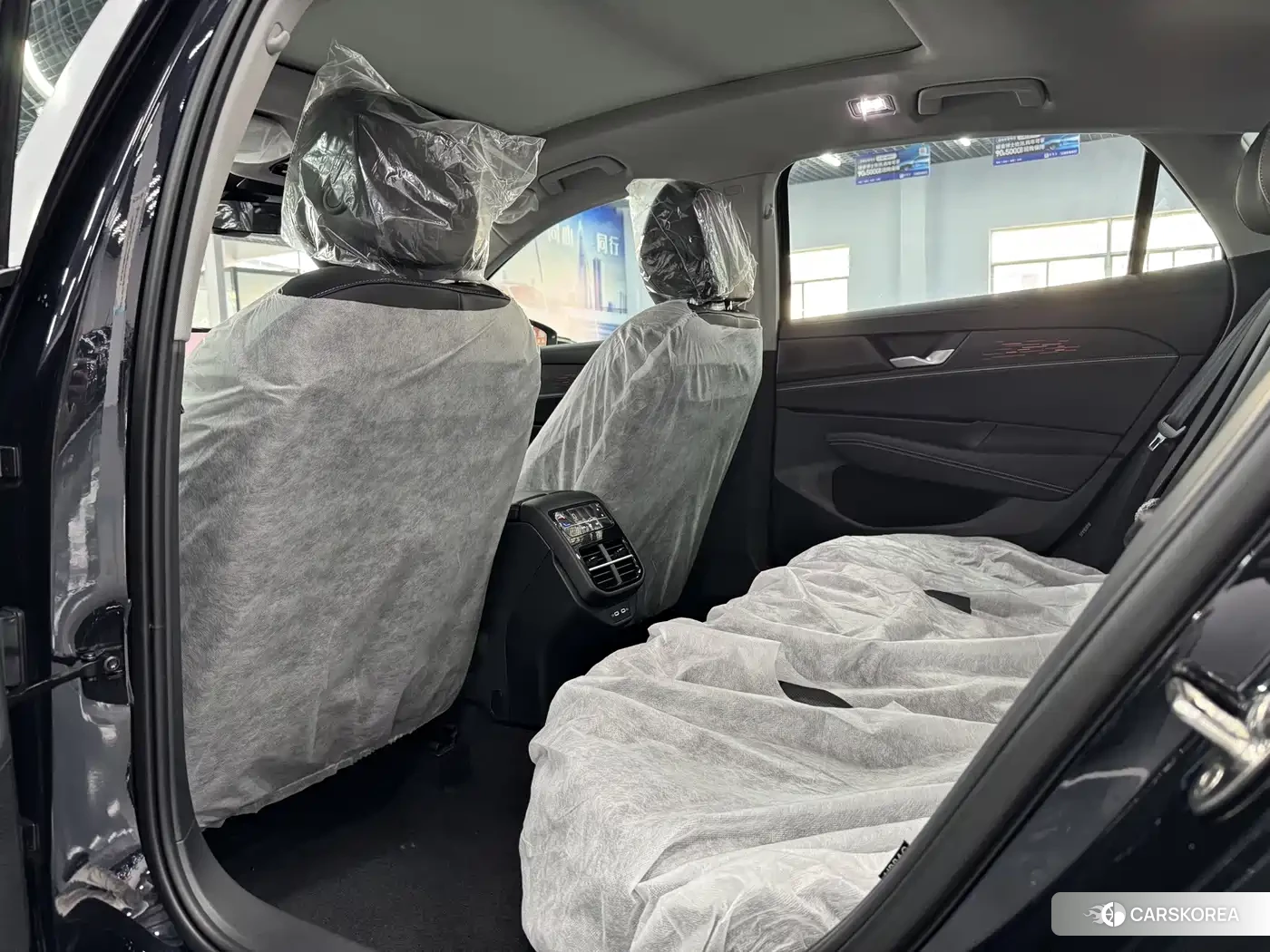Volkswagen Passat 2026 Черный из Китая, фото 4