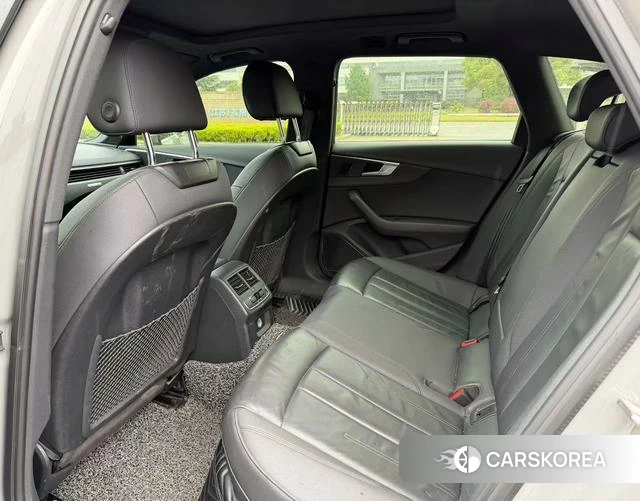 Audi A4 (import) 2021 Темно-серый из Китая, фото 4