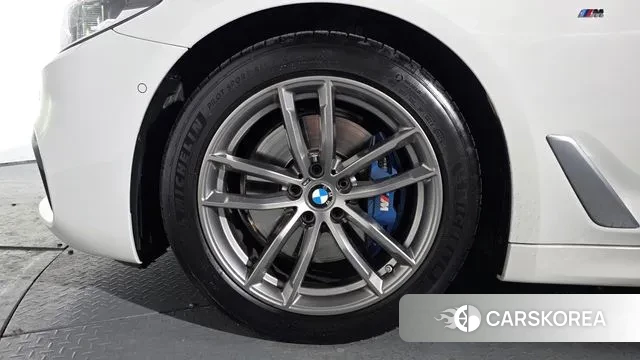 BMW 5 Series (G30) id 3627266 из Кореи 14