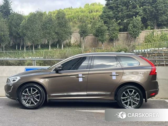 Volvo XC60 2018 Коричневый из Китая, фото 4