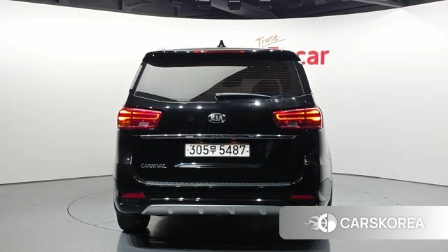 Kia The New Carnival id 3845390 из Кореи 14