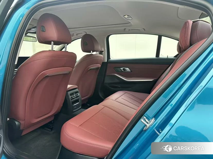 BMW 3 series 2022 Синий из Китая, фото 4
