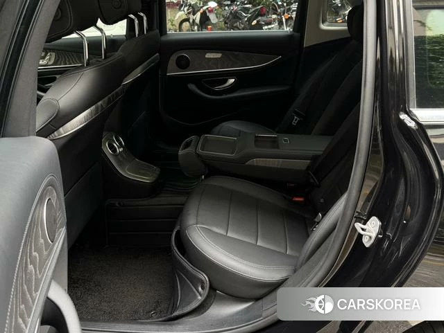Mercedes-Benz E-class 2021 Черный из Китая, фото 6