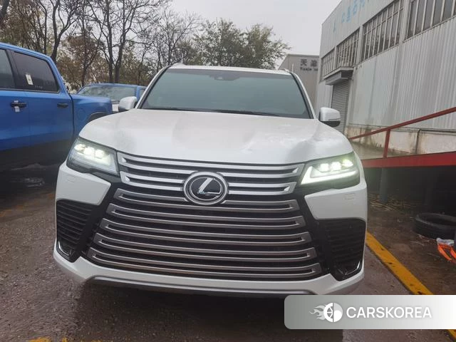 Lexus LX 2024 Белый из Китая, фото 4