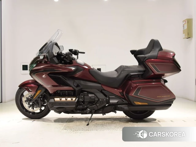 Проданный Honda GL1800 TOUR DCT 2026 из Японии, фото 3