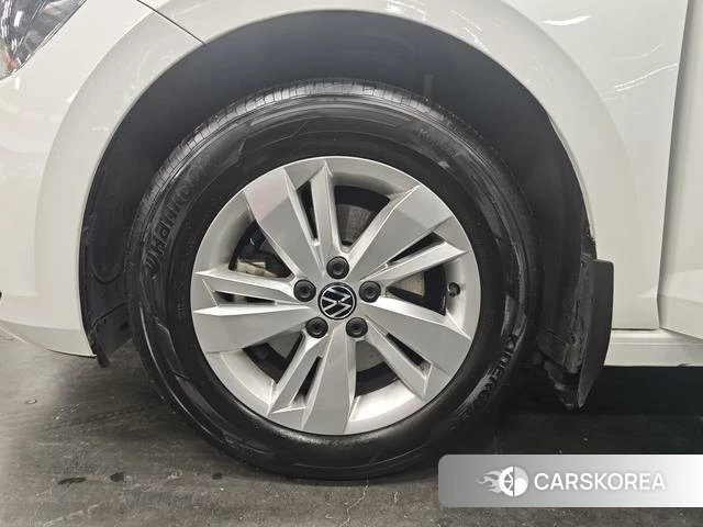 Volkswagen Polo id 4358962 из Китая 12