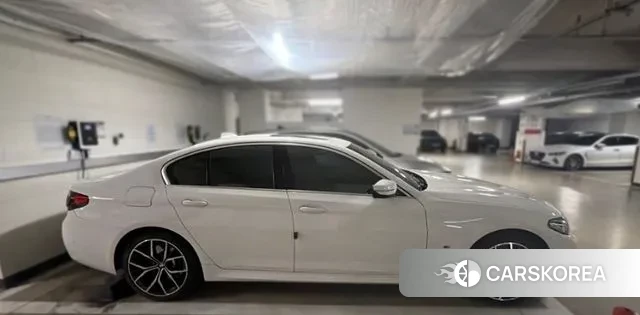 BMW 5 Series (G30) 2021 Белый из Кореи, фото 4