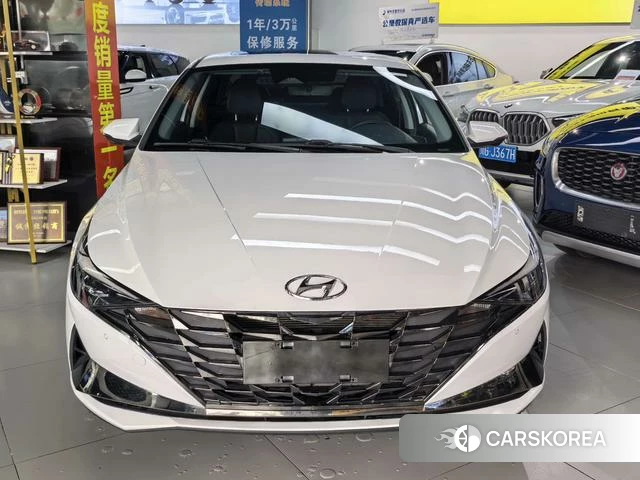 Hyundai Elantra 2023 Белый из Китая, фото 4