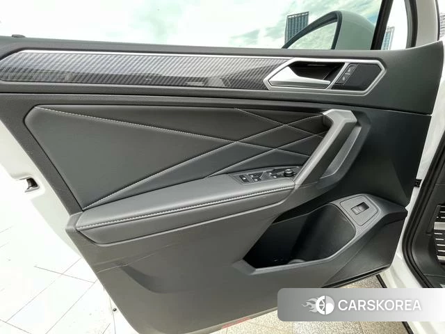 Volkswagen Tiguan L id 4297613 из Китая 9