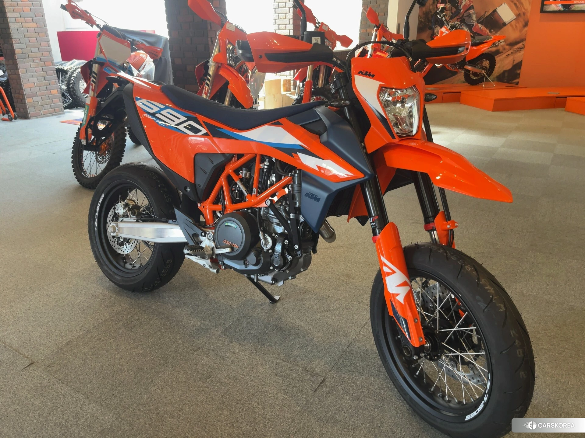 KTM 690 SMC R 2024 из Японии