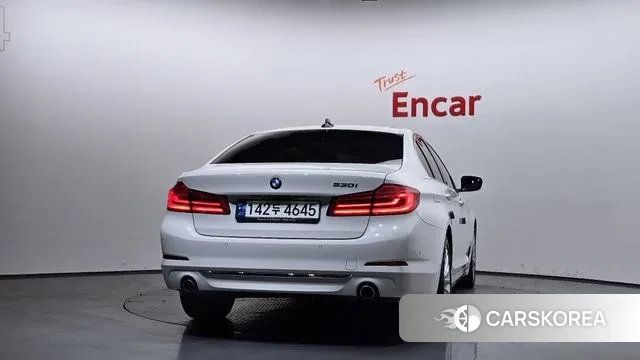 BMW 5 Series (G30) id 3608231 из Кореи 14