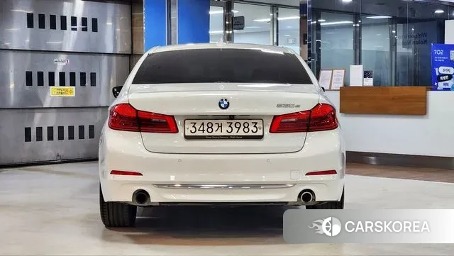 BMW 5 Series (G30) id 3635847 из Кореи 14