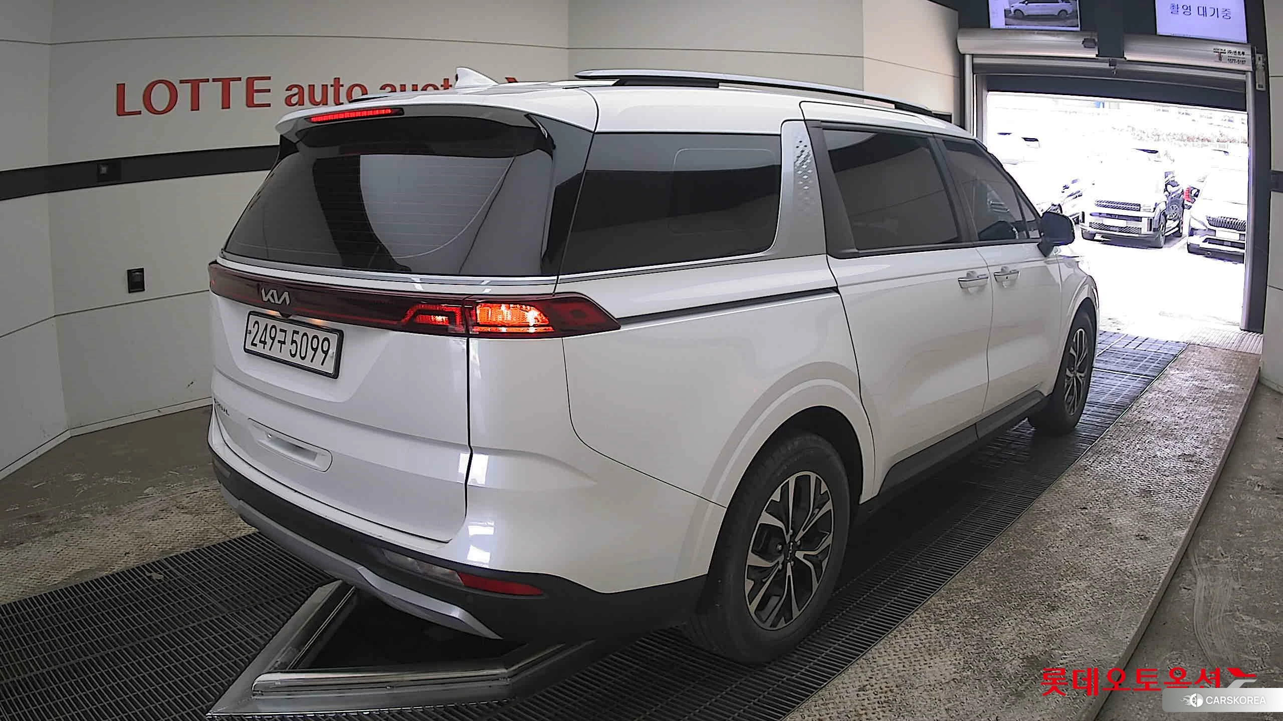 Kia Carnival id 3869412 из Кореи 32