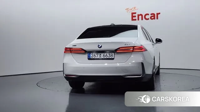 BMW 5 Series (G60) id 3420386 из Кореи 14