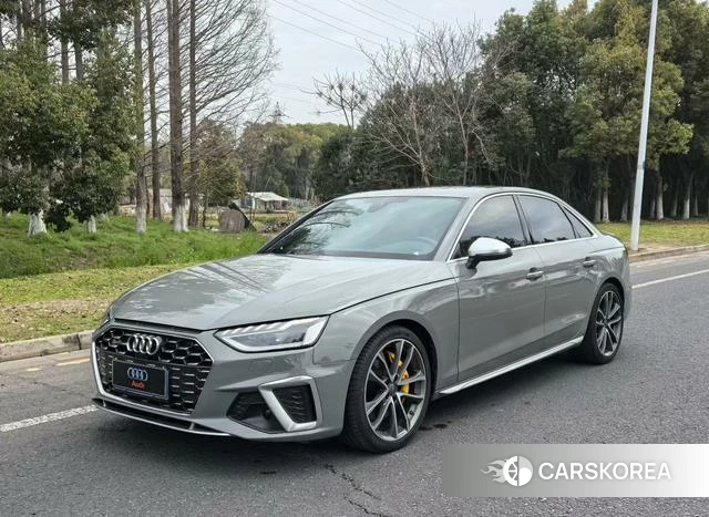 Audi S4 2021 Темно-серый из Китая, фото 5