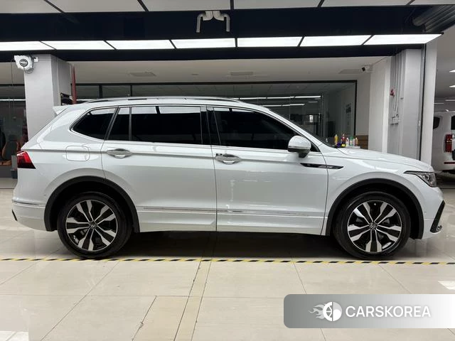 Volkswagen Tiguan L 2023 Белый из Китая, фото 4