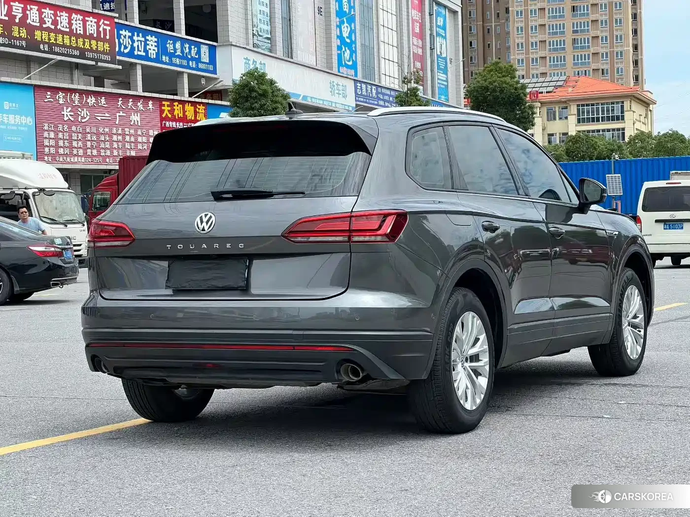 Volkswagen Touareg 2020 Silver/gray из Китая, фото 4