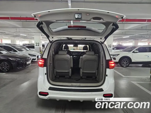 Kia The New Carnival id 2710098 из Кореи 14