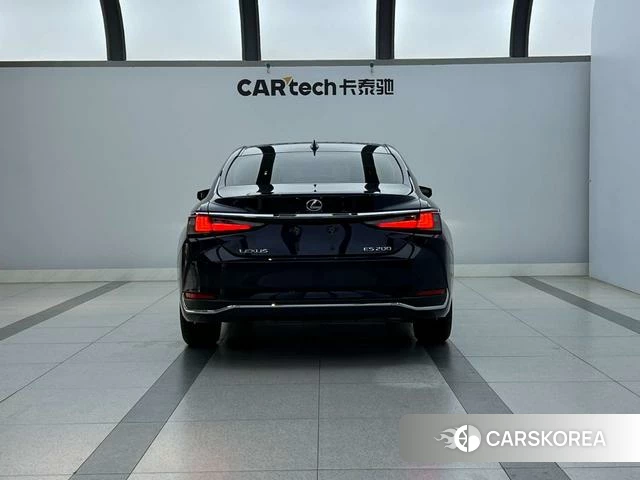 Lexus ES id 4353643 из Китая 25