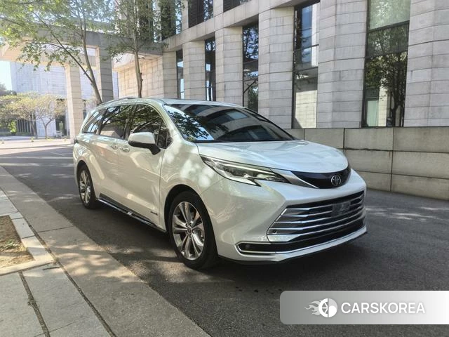 Toyota Saina 2024 Белый из Китая, фото 4