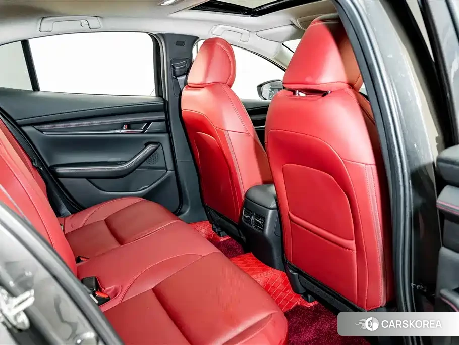Mazda 3 id 4686271 из Китая 18