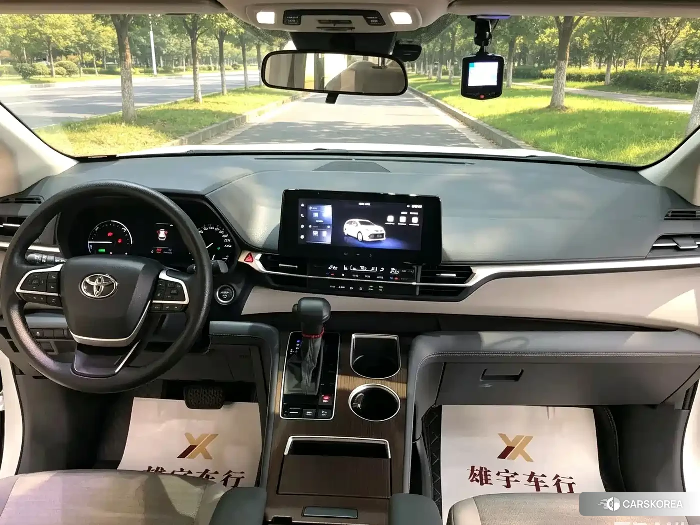 Toyota Sienna 2025 Белый из Китая, фото 4