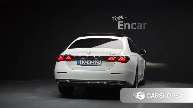 Mercedes-Benz E-Class W214 id 2888909 из Кореи 14