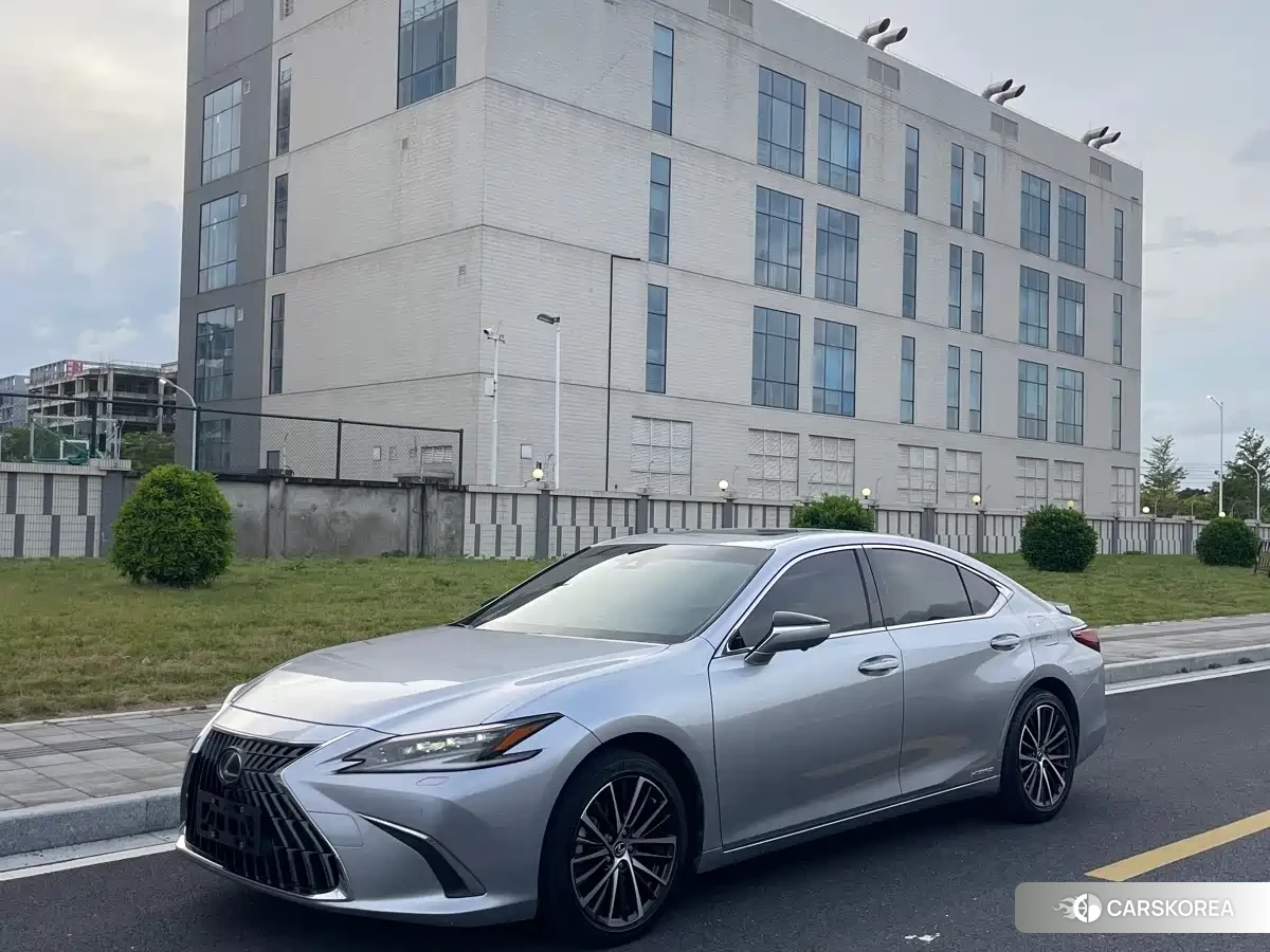 Lexus ES 2021 Silver/gray из Китая, фото 4