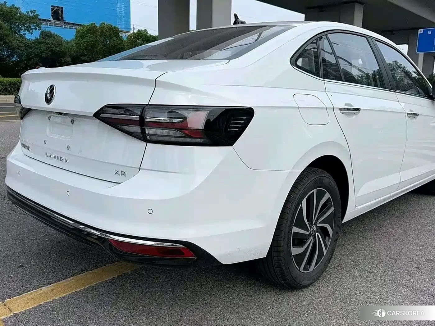 Volkswagen Lavida 2023 Белый из Китая, фото 4