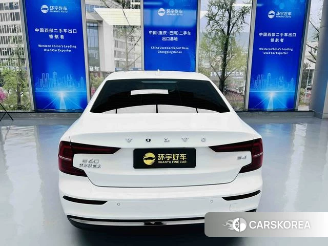Volvo S60 2023 Белый из Китая, фото 4