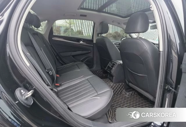 Volkswagen Passat PHEV id 4260126 из Китая 22
