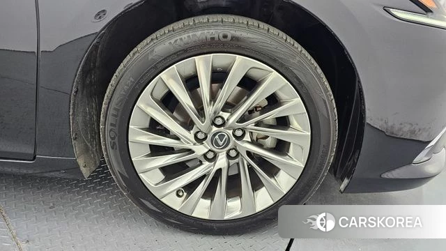 Lexus ES300h 7th generation id 4423549 из Кореи 26