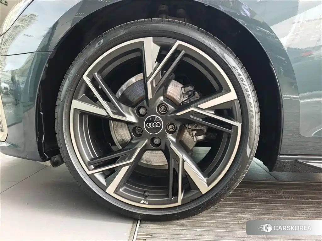 Audi A4L id 4577418 из Китая 11
