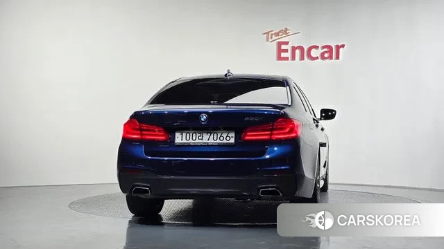 BMW 5 Series (G30) id 3302315 из Кореи 14