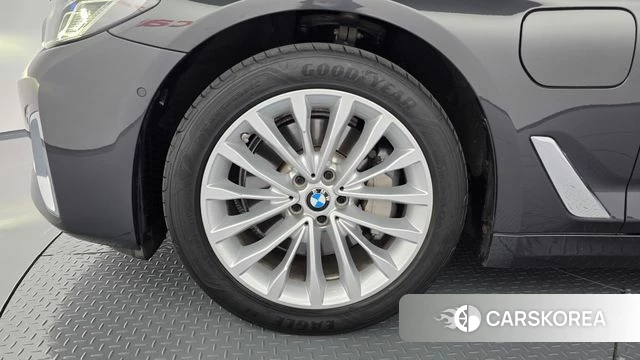 BMW 5 Series (G30) id 4519419 из Кореи 28