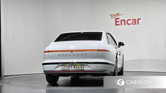 Hyundai Grandeur (GN7) id 3921649 из Кореи 14