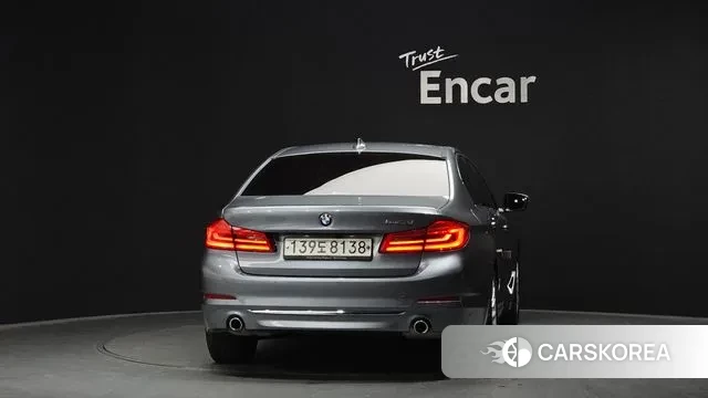 BMW 5 Series (G30) id 3703316 из Кореи 14