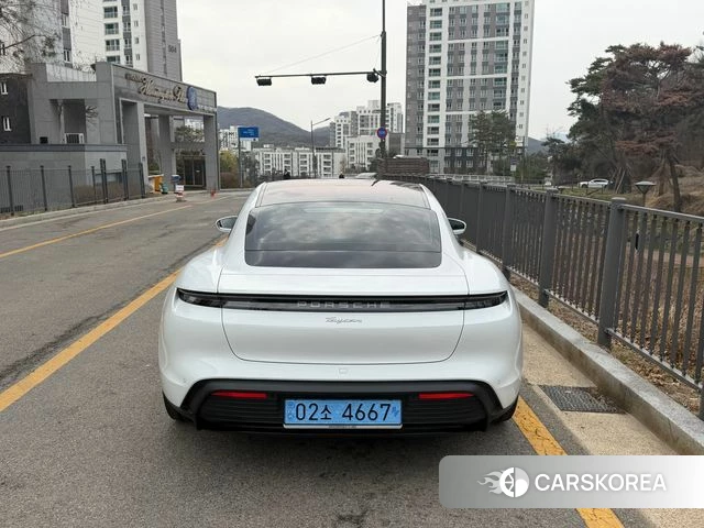 Porsche Taycan 2024 Белый из Кореи, фото 5