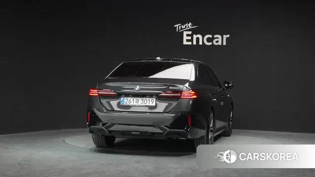 BMW 5 Series (G60) id 3371676 из Кореи 14