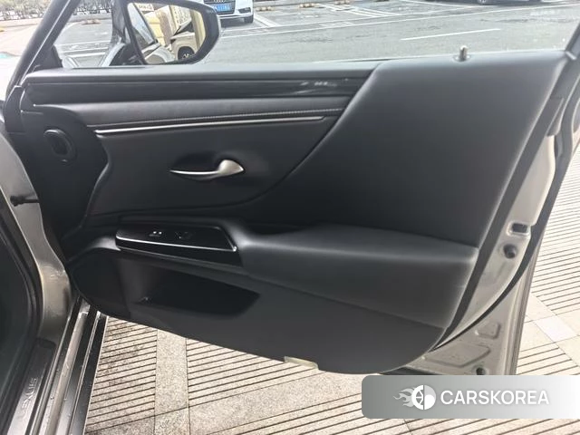 Lexus ES id 4259218 из Китая 10