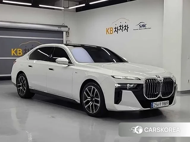 BMW 7 Series (G70) id 3241157 из Кореи 4