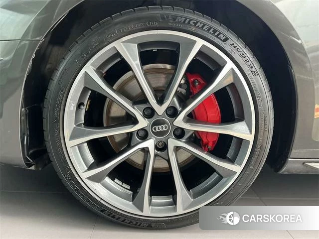 Audi A4L id 4261504 из Китая 9