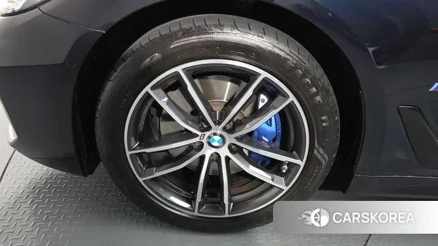 BMW 5 Series (G30) id 3360108 из Кореи 14