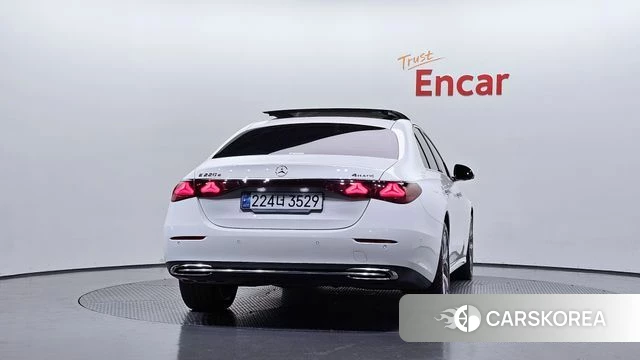 Mercedes-Benz E-Class W214 id 4792113 из Кореи 32