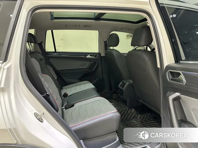 Volkswagen Tiguan L id 4278359 из Китая 9